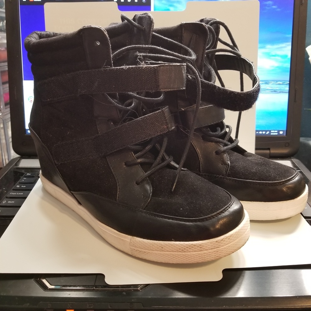 Hidden Heel Sneakers WIDE WIDTH